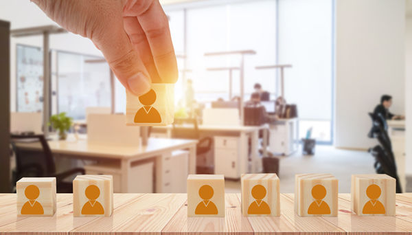 年度人才發(fā)展計(jì)劃：以人為本，共建共享