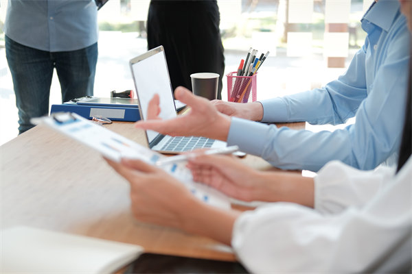 如何科學設(shè)定KPI，確?？冃Э己思裙接指咝?？