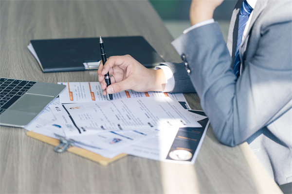 企業(yè)在招聘過(guò)程中，如何確保公平性與多樣性并存？