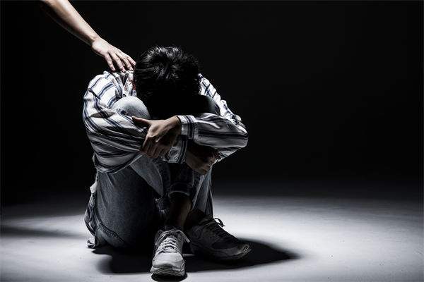 女子漏接電話被市監(jiān)所工作人員辱罵，人力資源管理有何感悟？
