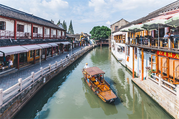 以文化賦能經(jīng)濟(jì)社會(huì)發(fā)展，企業(yè)營(yíng)銷管理對(duì)此有何啟發(fā)？
