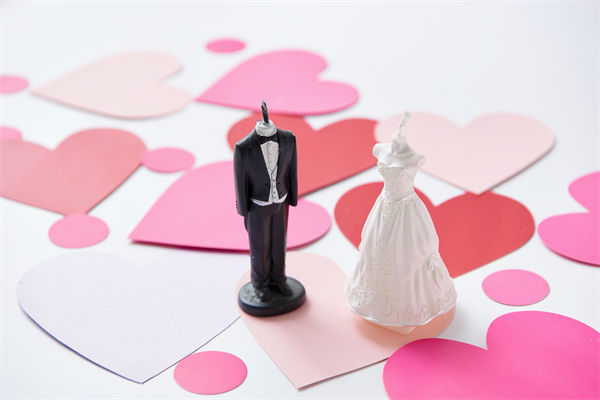 5月10日起結(jié)婚離婚不需要戶口本，人力資源怎么看？
