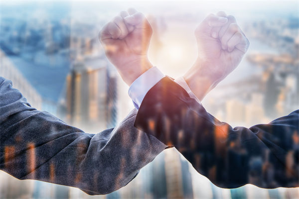 榮耀CEO承認(rèn)銷量非常困難，眾多企業(yè)的品牌戰(zhàn)略啟示